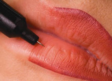 Перманентний макіяж губ: «за» і «проти»