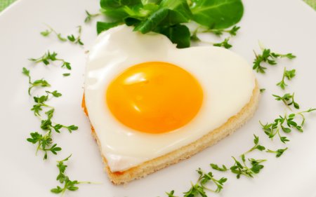 Як готувати яєчню: популярні рецепти